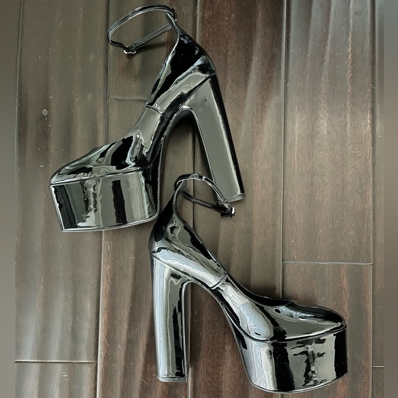 Steve Madden Black Patent Leather Platforms Size 10 - Picture 5 of 11